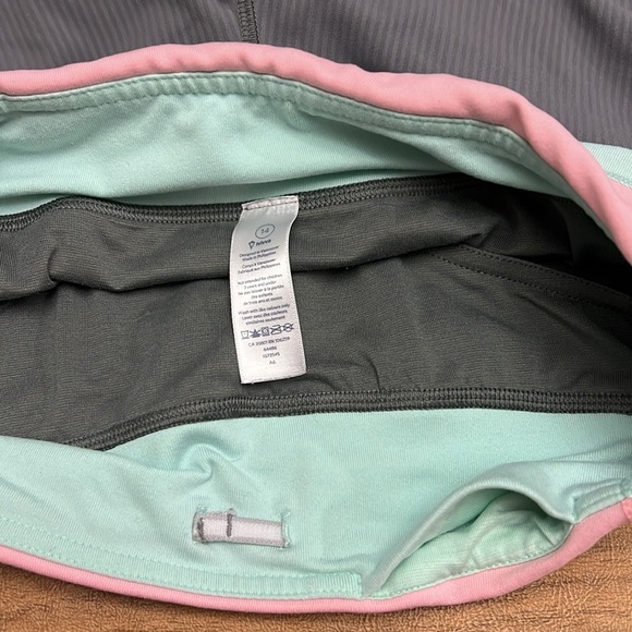 Lot of 2 Ivivva shorts size 14 with built in liner - Picture 5 of 10